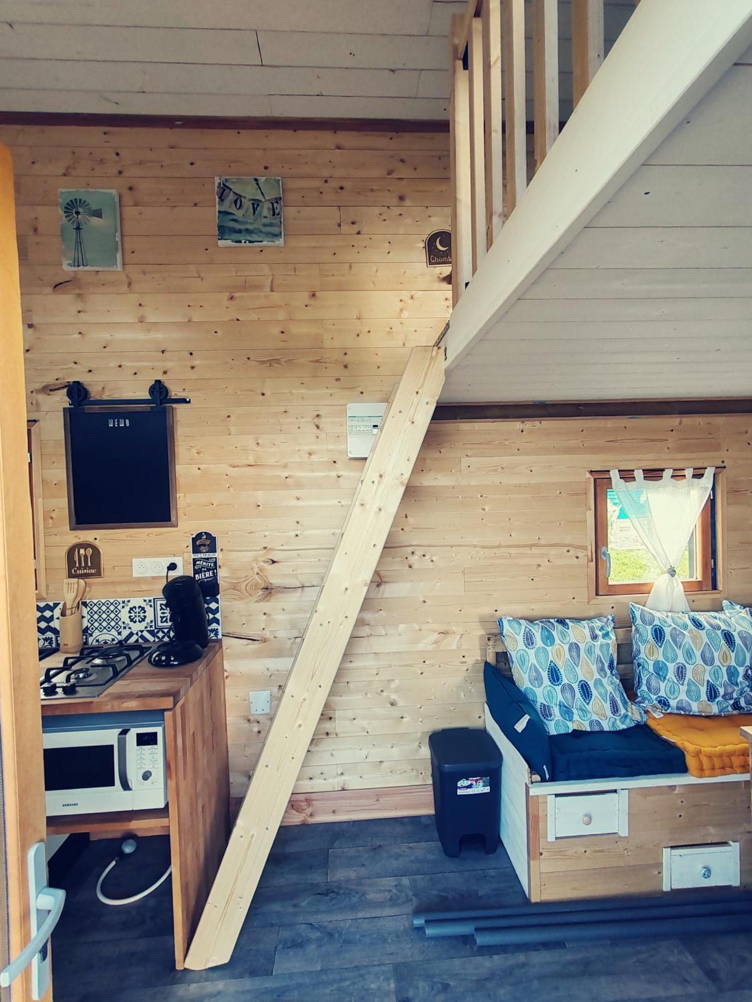 Tiny House Des Bougnats Villa Teilhede Bagian luar foto