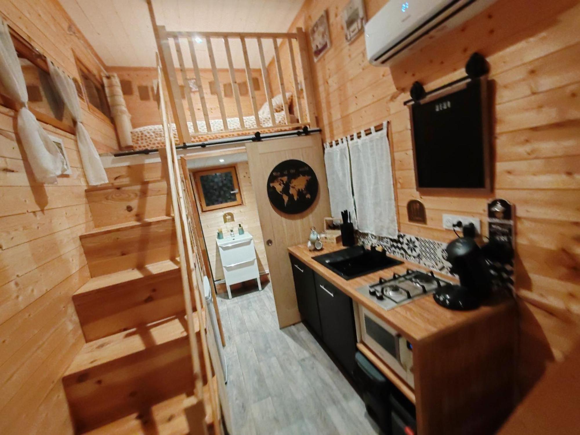 Tiny House Des Bougnats Villa Teilhede Bagian luar foto